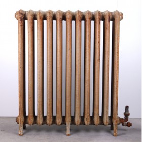 Alte, gusseiserne Standheizkörper - dicht