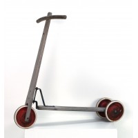 Ein Klassiker: Tretroller aus Holz