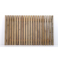 Latten aus historischem Eichenholz als Zaun