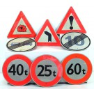 Alte Schilder aus ehemaliger DDR