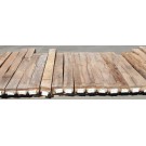 Alte Fachwerkständer aus historischem Eichenholz