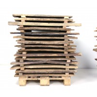 Palette mit gespaltenen Brettern Nr. 1