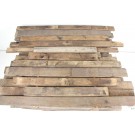 Eine Palette schmale, historische Eichenbretter