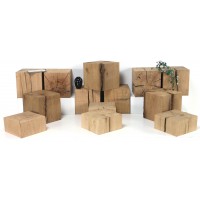 Klötze aus Altholz gesägt