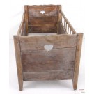 Altes Baby-Bettgestell aus Holz