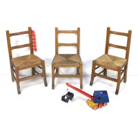 Alte Bast-Kinderstühle