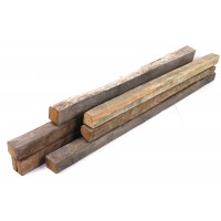 Kreuzholz-Sparren aus altem Eichenholz