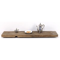 Alte Eichenbohle mit Kerbe