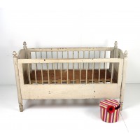 Antikes Kinderbettchen - shabby chic